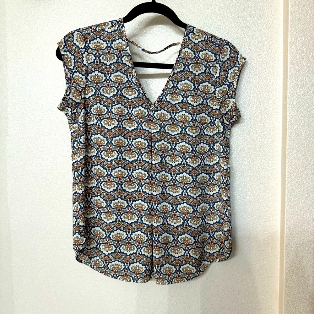 DR2 flowy blue printed top